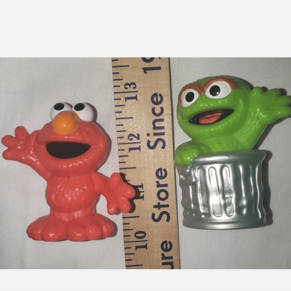 : Lot of 16 Hasbro Sesame Street toy Figures plastic  2.5" to 3" & plush toys - Picture 9 of 17